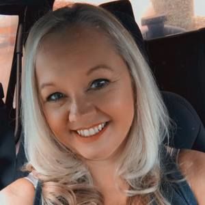 Meet your Posher, Leslie